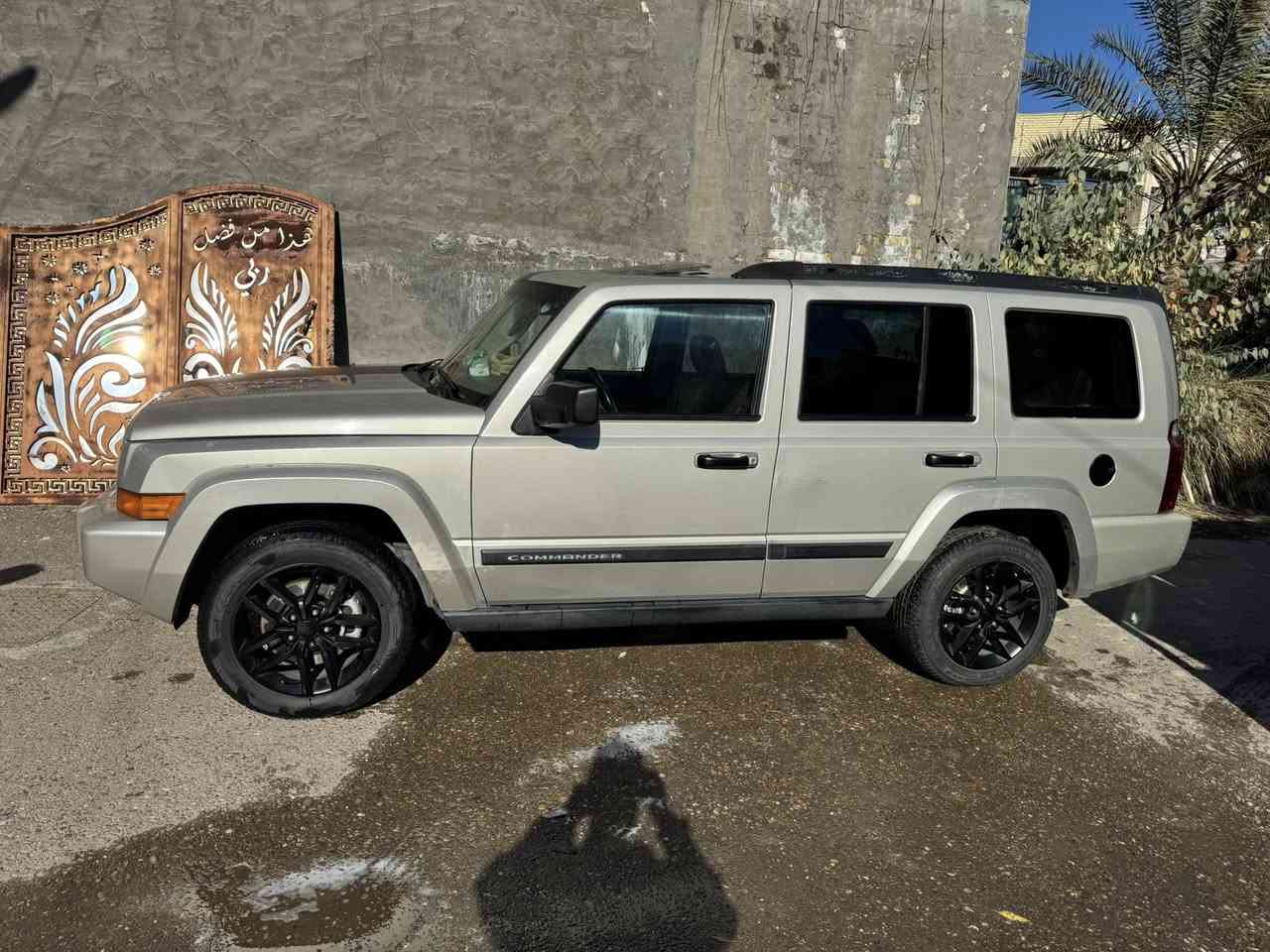 السلام عليكم
جيب كومندر 2007 

محرك v8 4.7

حادث جاملغ مصبوغ جهة السايق + مبخوخه كلير بدون حادث 

ايرباك دشبول طاك 

حداديه 50%

مكينه + كير خير من الله 

السياره فول 3 فتحات 

تخم تاير جديد 

السعر 85 بيها مجال حك الجيه 

رقم تلفون 

***********

العنوان بغداد الكريعات قرب شارع المعارض مال كريعات
