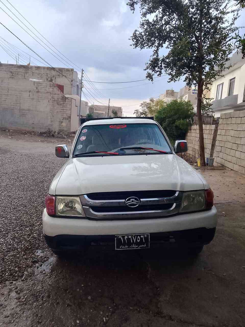 پیکاب دێر2006
گیە ڕومە کینە ی ئۆنجی لۆک
چوارتایە وویل لۆک 
سە یارە کە لۆک لۆکە ماشاللە
ناودە ری لۆکه سعری 38ماعمە لە یە کە م شوین کە لار ***********
