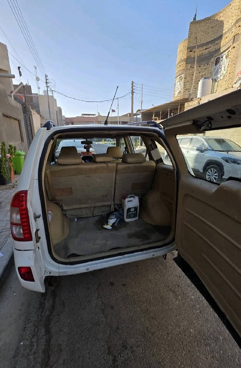 تيكو ١٣ 
الرقم بصرة  باسمي البدي مكفول من الضربة لكن بس خياسات الطبيعية للتيكو مو قوية عابرة ملكوطة فاكو صبغ  بالمدكر الايسر  
كهربائيات كلشي شغال 
المكينة والكير نشطات 
الغرفة نضيفة 
ادخلي واتساب ادزلك فيديو يوضحلك كلشي بالسيارة 
***********
مكاني البصرة شط العرب 
السعر ٥٤$
