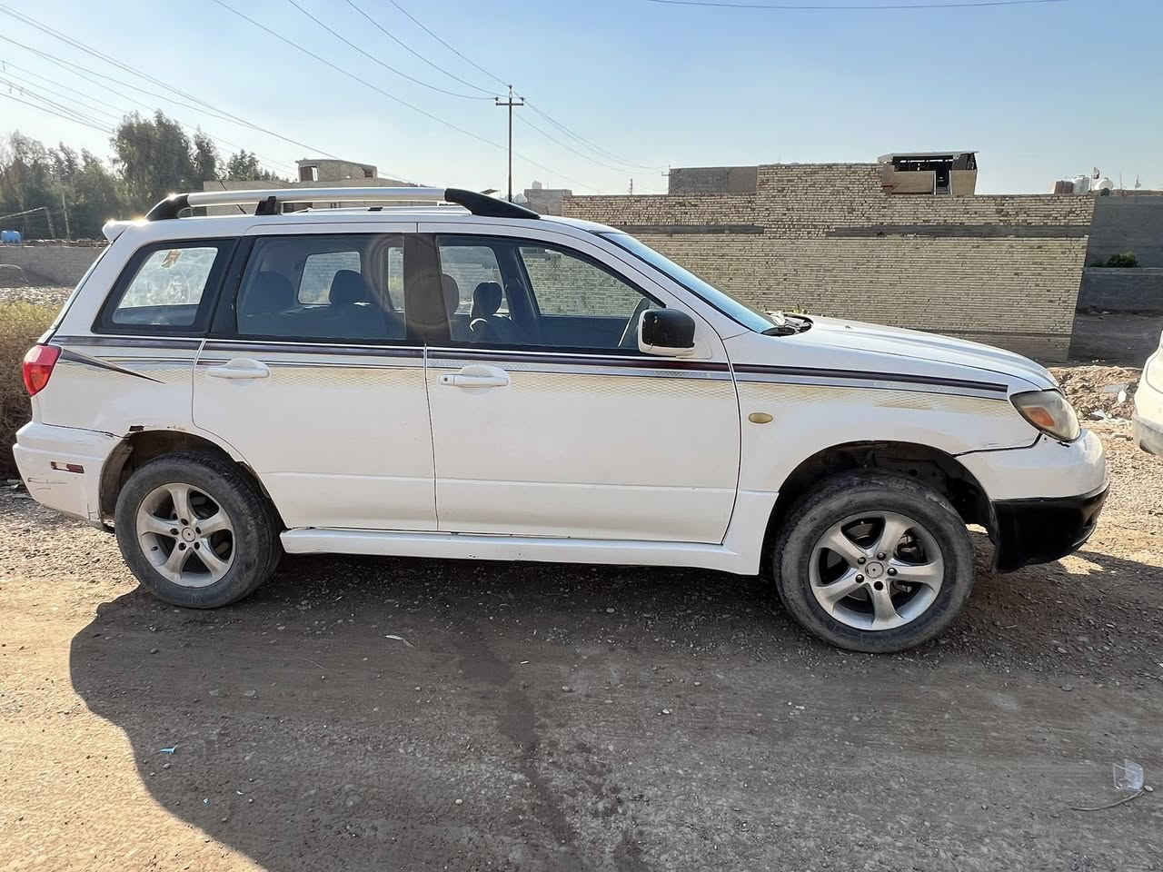 سلام عليكم ميسوبيشي  اوتلاندر  لبيع سعرها 55 ورقه او بيه مجال موديل 2006 بغداد زعفرانيه  رقم الهاتف   
***********
