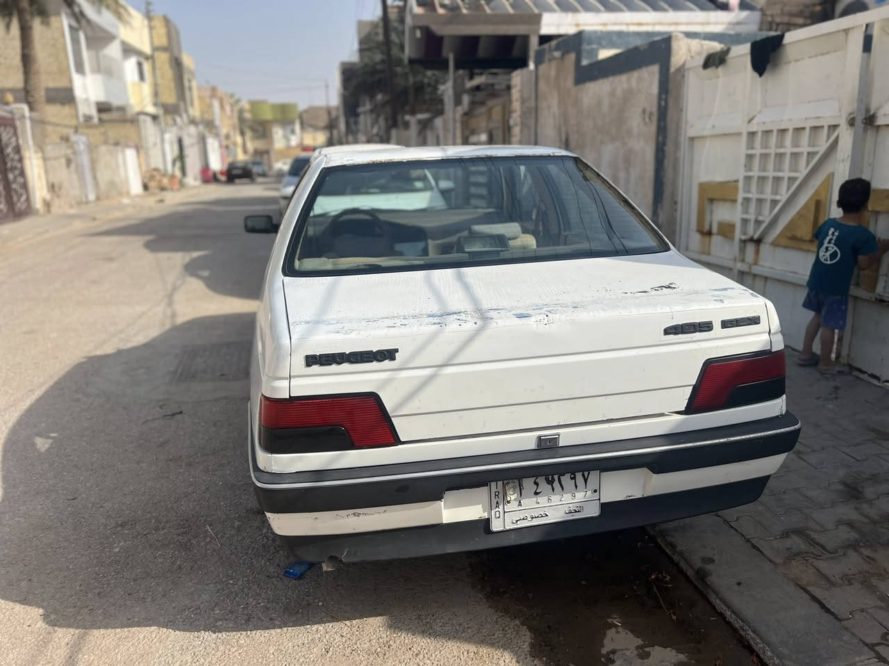 بيجو 405 2010سياره مال جناي دوشمه جديده تخم تاير جديد حداديه جديده تبريد ثلج مشط ستيرن برازيلي السياره بسمنه سنتر لوك مع الجنطه ***********
