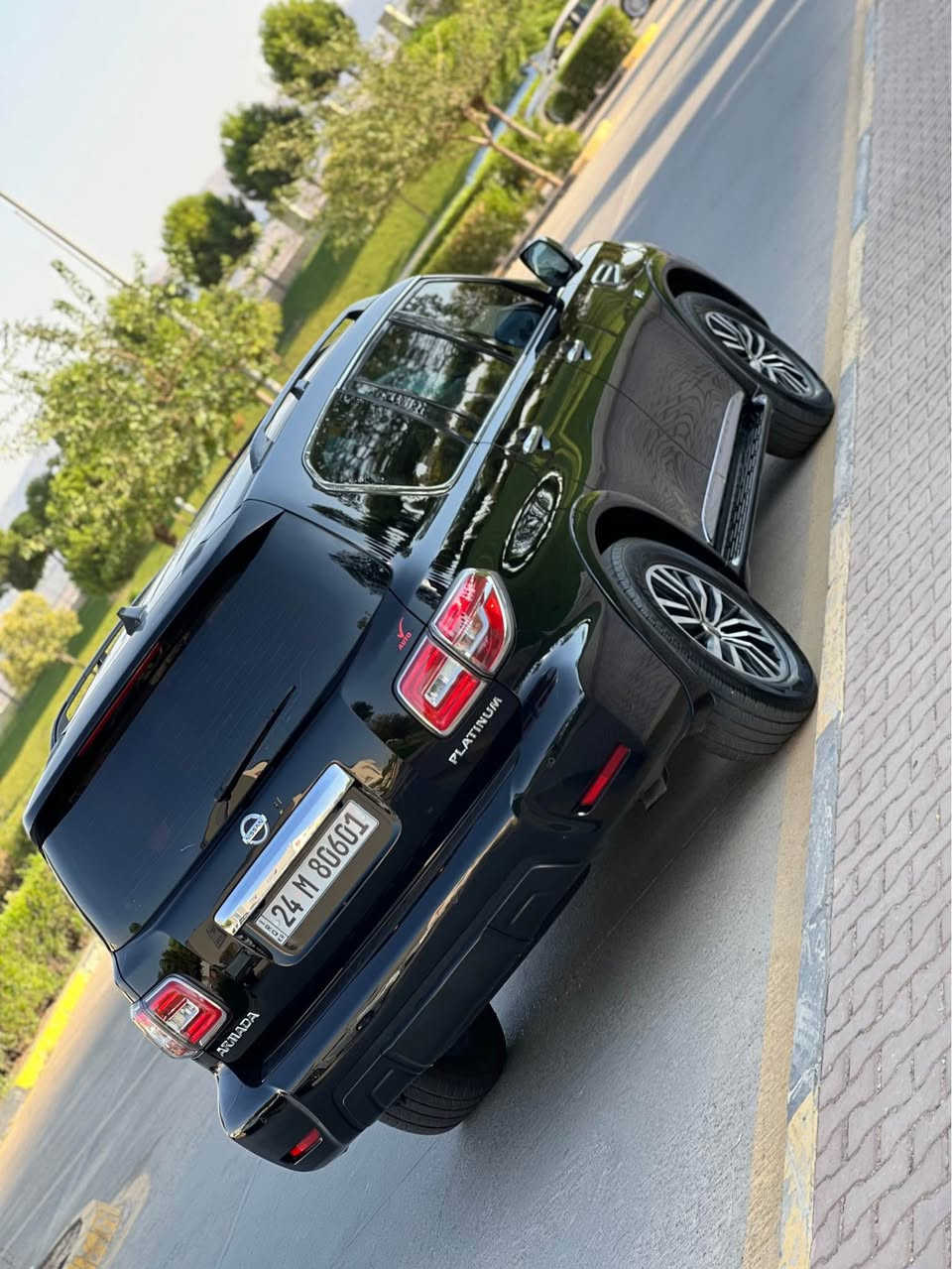 NISSAN ARMADA 2017 PLATINUM 
‎نيسان ارمادا بلاتنيوم فول مواصفات 2017 
‎🛑محرك 8 سلندر 5600 
‎ماشيه 61 الف  

‎ملاحظة : سيارة بيها فقط البونيد صبغ بدون دواخل بشرط 
‎🛑 :- {فتحة - رادار - 5 كامرات - فور ويل 4x4 - كشنات تدفئة و تبريد وخزن ميموري - سكان كهرباء و تدفئة - كشنات خلفية كهرباء و تدفئة - بصمة وتشغيل عن بعد - صندوق جك (كهرباء) - لايتات متحرك مع فرة السكان - شاشات خلفية - دواخل نسمو } بعد كلش هواية مواصفات 
‎🛑ملاحظة : سيارة جاهزة بشرط بدون اي نقص تخم تايرات جديد عليها
‎سنوی رقم هزە جدید 
‎السعر ١٩٨$ مجال بلاش💣💣💣💣ر :
***********📲
‎العنوان:السليمانية المعارض الجديدة السليمانية, العراق
