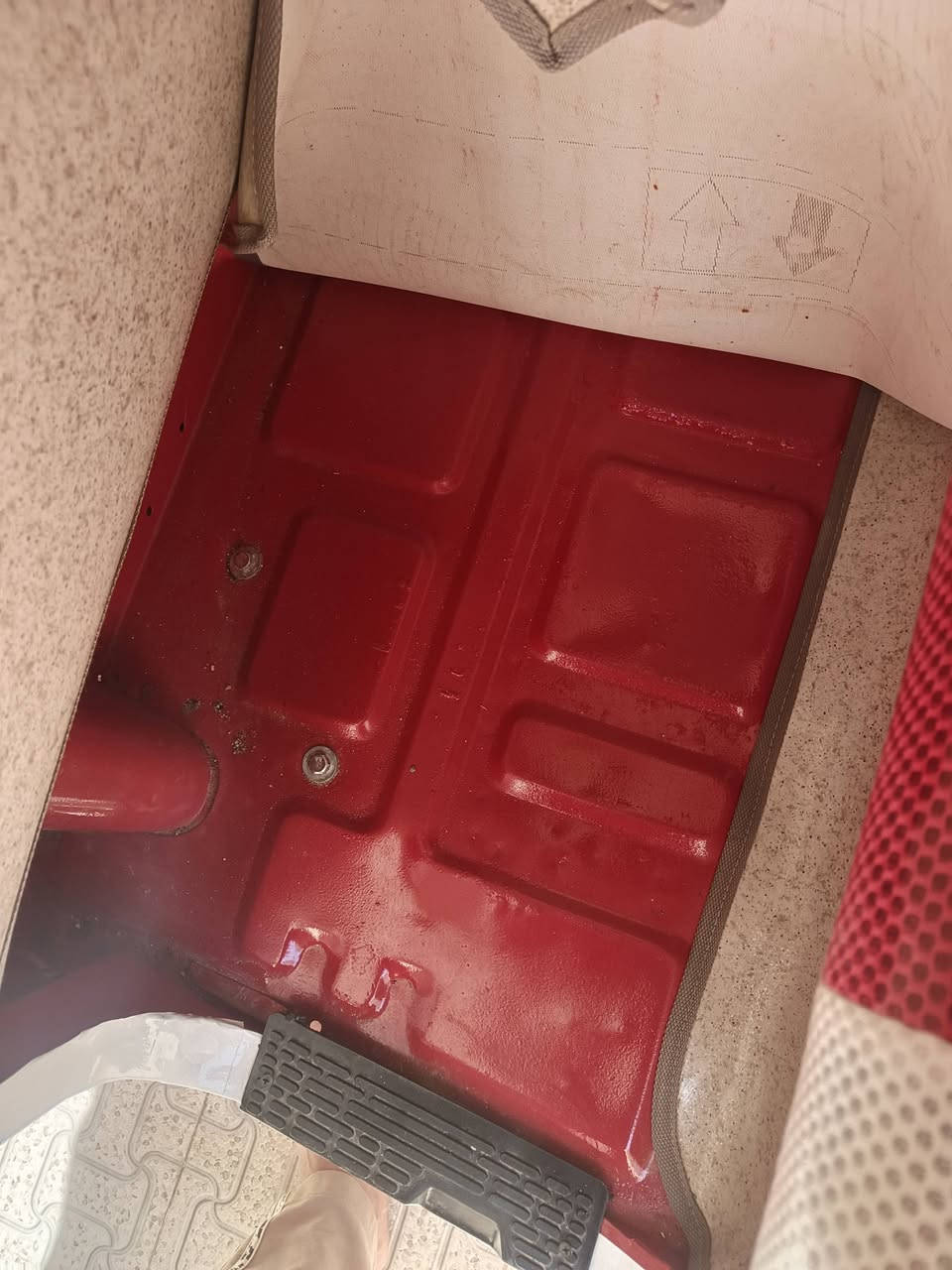 .
السلام عليكم تكتك موديل 19 للبيع 
محرك مجفت شركه لاتنقيص ولاتبخر 
معمره تعمير نضيف 
أوراق المصطفى أصولي سبعه كامله
بس بيها ضربه بالجاملغ يتبدل 
التكتك نضيفه 
ويرادلها جبنه اكسل خارجيه ماتكلف 10 الف
هاي كل التفاصيل
السعر 4500 اربعه ونص 
المكان بغداد جسر ديالى القديم 
***********
متواجد بالخاص
