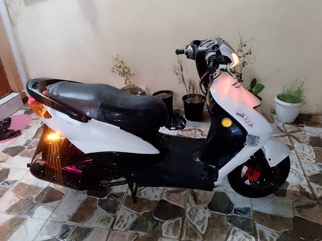 سلام عليكم موطور سكنس للبيع موطور 2019موطور كامل مابي اي نقص هندر سلف شغال كهربأيات كلهه شغاله سرعه 140للستفسار ***********
