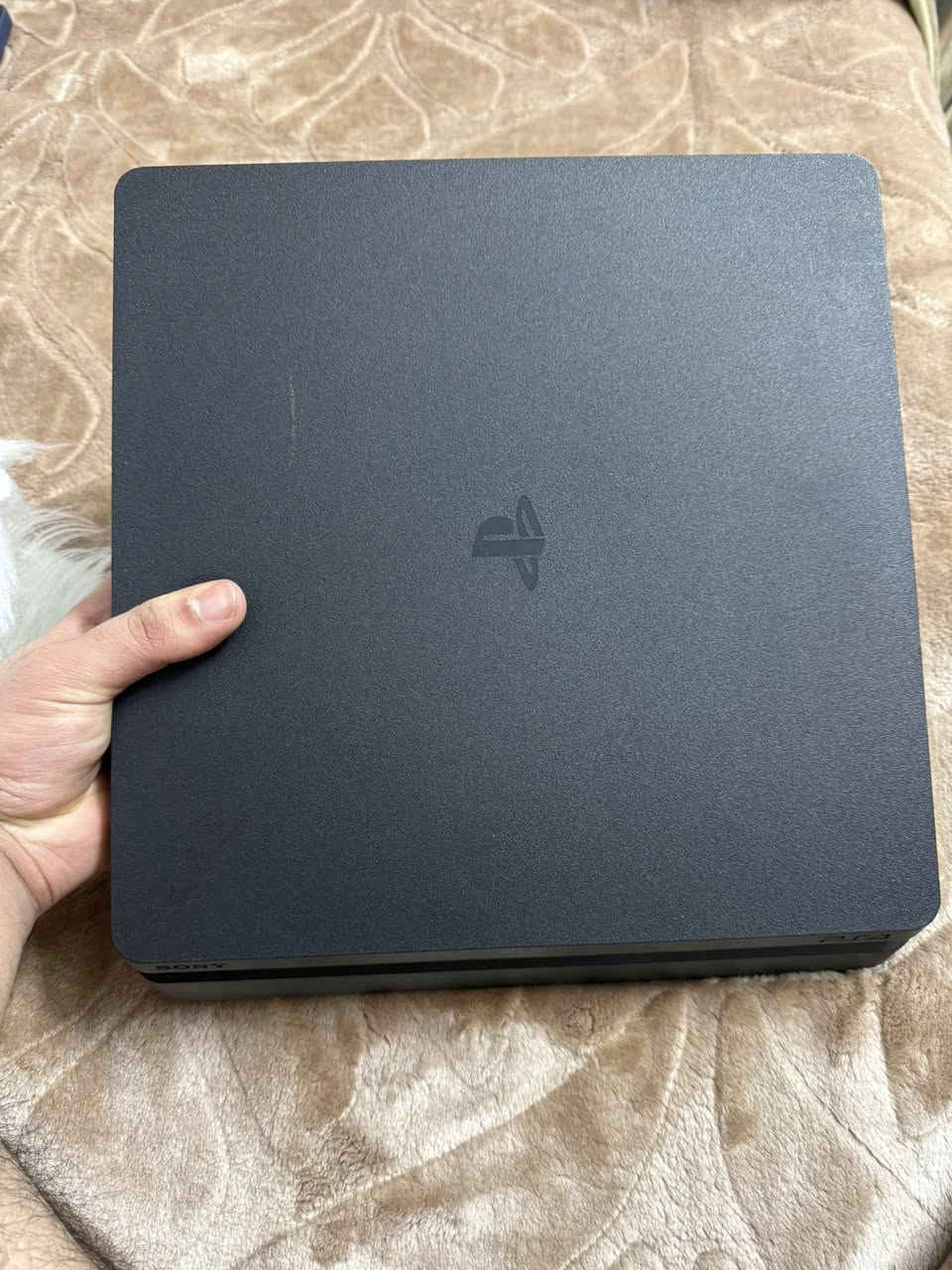 سلام عليكم بلي فور سلم مهكر قرص جديد بي 7 العاب ذاكره 500كيكا ويا جوستكين ويا يو بي اس السعر 300 وبي مجال قليل المكان مدينه الصدر الرقم ***********
