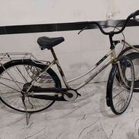 بناتي 26 شركة التوقيع للبيع  كامل ونظيف مثل ما موضح بالصورة  السعر 130...