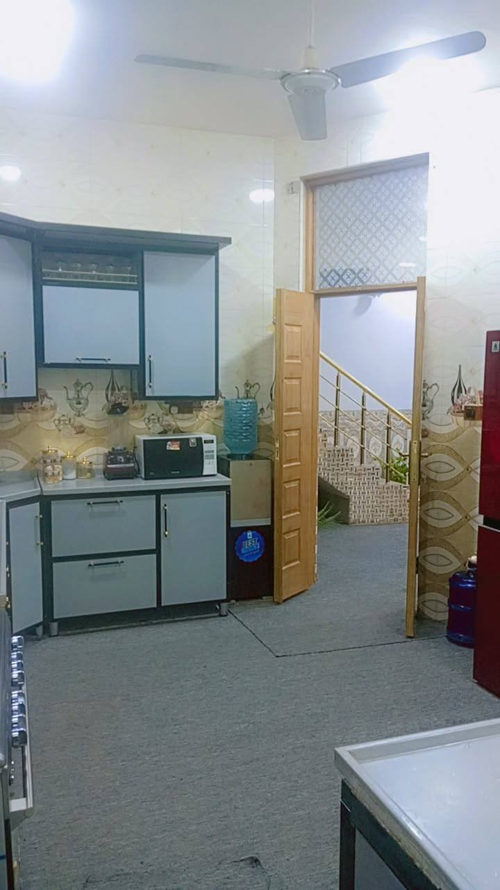 سلام عليكم بيت للبيع مساحه 100 مربع طابقين ركن  طابو زراعي سند 25 شارع عرض 10متر تبليط الموقع تاجيه الزراعي قرب شارع الحي الصناعي لاستفسار *********** مكلف بنشر للاستفسار الاتصال على الرقم الموجود بالاعلان
