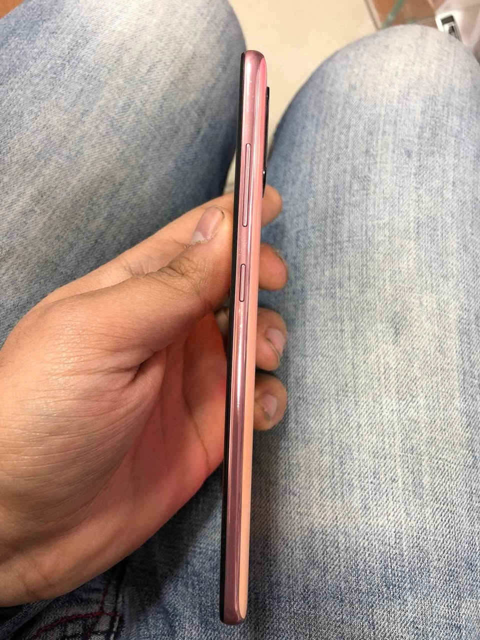 موبايل a51
ذاكره 128Gb
حالة البطارية ممتازه
نظافة عالية 
دبل شريحه
جهاز مكفول نت كامرات شحن مخابره صوته عالي اي عطل مابي وضمان اسبوع بي
ويا شاحنه 
عنواني بغداد مدينه الصدر ضمان أسبوع 
السعر 90 قفله من الاخير بغداد, العراق


**إذا كنت صاحب هذا الإعلان وتريد حذفه لأي سبب، رجاءا أرسل رسالة إلى الدعم الفني**