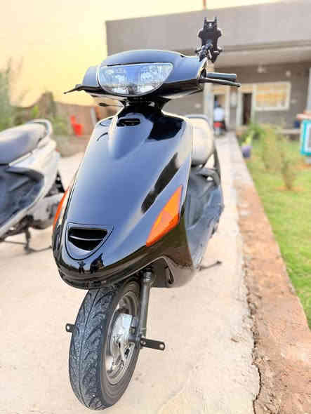 السلام علیکم
فراشة حاوية فول نضافة شلعة معدل نعومة دراجة ختم واحد مابیه نقص برغي تجي تفحص مکاني دغاره رایده 575 وبيه مجال بسيط  ***********
