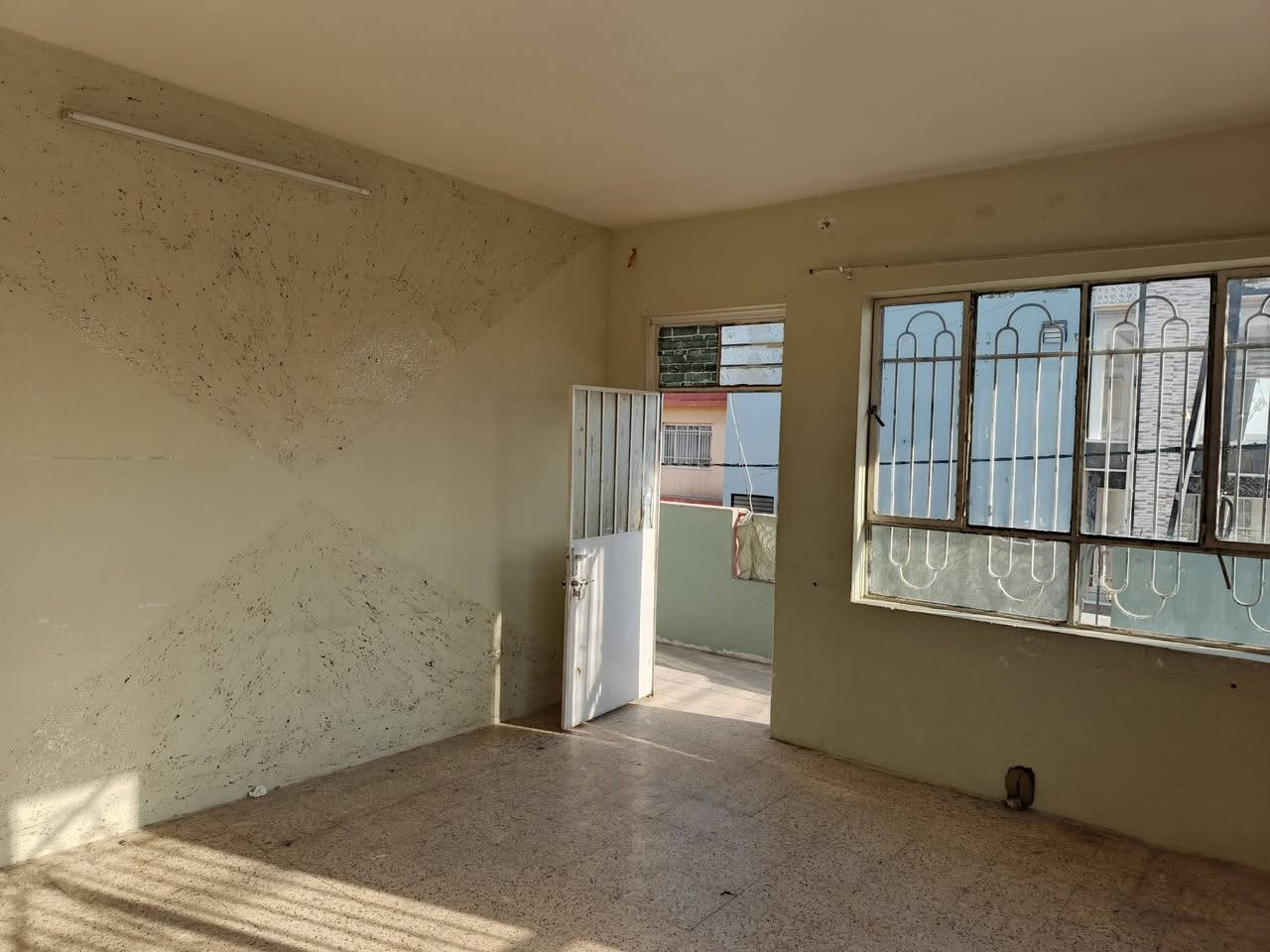 شقة لليجار حي صديق ***********
