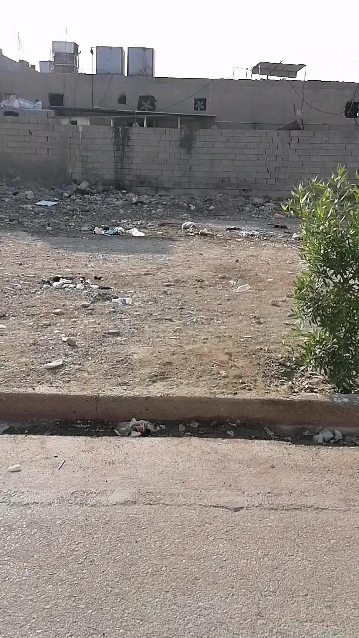 قطعه أرض للبيع مساحه ٣٣٠ متر في دور الشيب خلف دائرة التقاعد خلف مطعم ابو انمار
موقع المكتب بلدروز حي العسكري مقابل المستوصف *********** ***********
