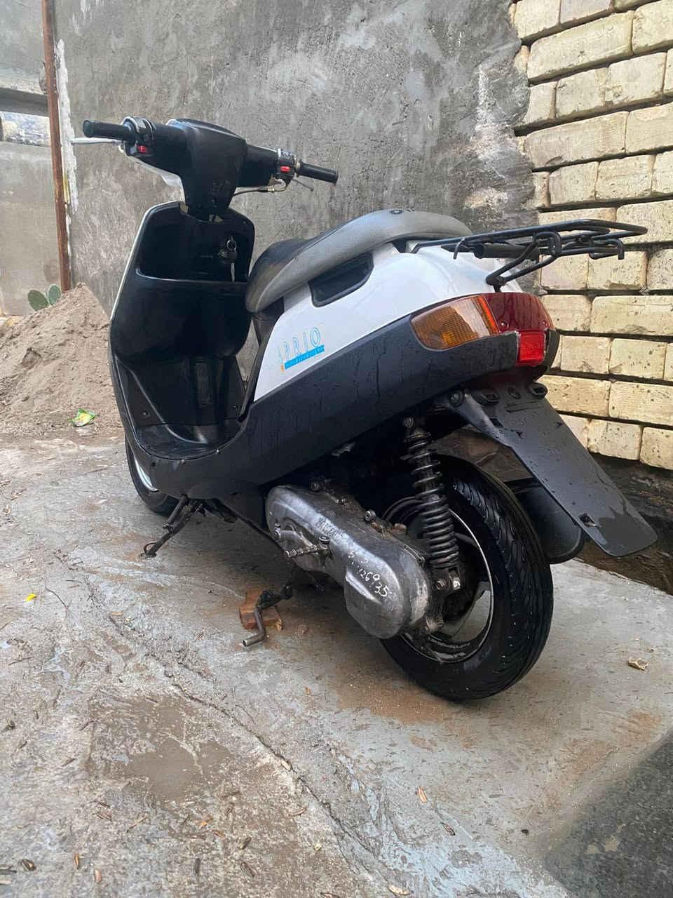 السلام وعليكم
دراجه بطه 2003 للبيع محرك جديد شادله مال حاويه
شاصي مكفول كهربائيات كله شغاله
سلف وهندر عوزه بس باتري
السعر 375 وبيها
العنوان كربلاء
الاتصال علئ الرقم ***********
