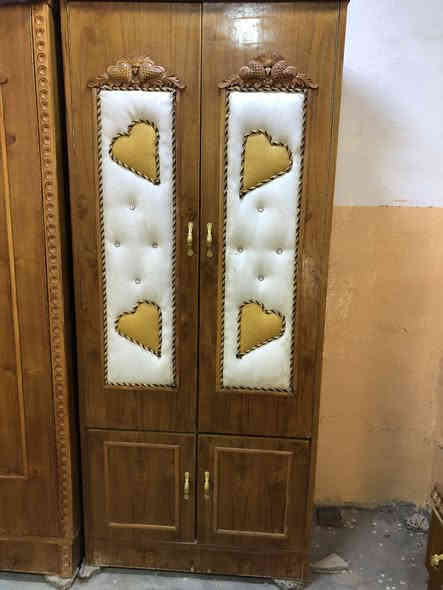 غرفة نوم مستعملا شي قليل اخو جديد العوان داخل الموصل ***********
