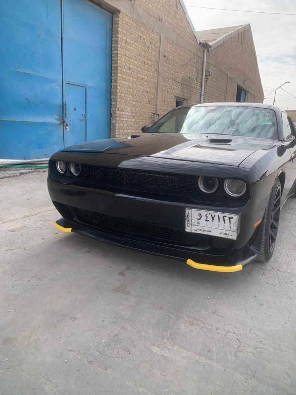 السلام عليكم
جالنجر ١٤
السياره حادث جاملغ خلفي بأمريكا
وجاملغ امامي جهة السائق هنا بالعراق
السياره مرشوشه حزام جماليه 
بدون دواخل
مكينه و كير مكفولات
رقم بغداد
مواصفاتها معروفه
شاشه كبيره
حساس خلفي
حداديه جديده
تخم تاير جديد.
للبيع او امراوس بأحدث
***********
