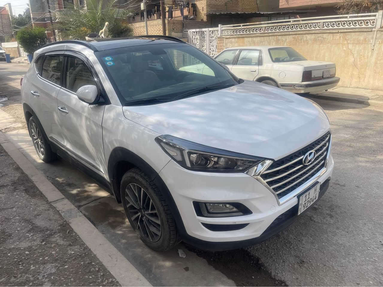 توكسان خليجي 19
فول مواصفات
محرك دوش هاند بريك رجل
بانوراما مري شفط حساس
تلفون شحن ذاتي
السعر 168 قفل 
***********
في بغداد
بيها نص جاملغ خلفي صبغ صورة الحادث بلمنشور
نقد فقط 
محرك كير تبريد صدر كفاله 

سعر بلاش وارخص توكسان حاليا  خليجي اكرر خليجي بغداد, العراق
