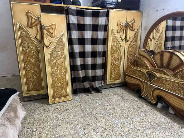 غرفتين نوم وحده مصريه وحده تركيه  أبيع حطب ثنيناتهن ب٢٠٠الف  مكاني نجف الكوفه دور الحوزه  تجي تفتحهن وتأخذهن 
***********
