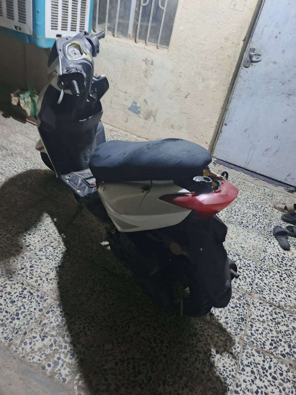 سلام عليكم دراجه للبيع سكنس مكينه مال ماكس سعر 125 وبيه مجال ***********
