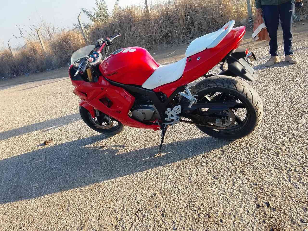 السلام عليكم بطحه 2015 مقفوله كفاله عامه مراوس باي دراجه داي واي النفخ في سفانه موديل5 باي دراجه راوس ***********
