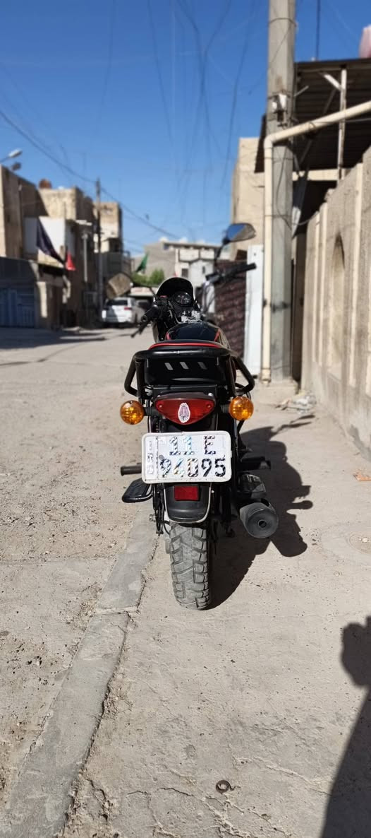 سلام عليكم بوكسر ٢٠٢٣ نازله ب ٢٠٢٤  مرقم بغداد لوحه وسنويه  دراجه جديد محرك مكفول أي نقص مابيه مكاني مكاني بغداد الاستفسار ***********
