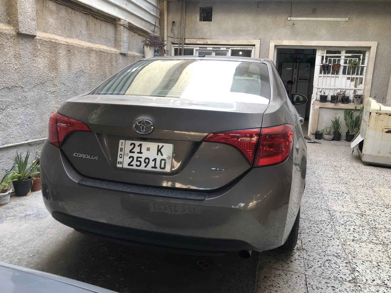 كورلا 2017 xle
فول مواصفات رادار فتحة 
بصمة تدفئة كشنات 
تسخين مري 
ماشية 150 ميل 
ضرر قطعتين جاملغ وبنيد بدون دواخل بدون ايرباك
السعر 143 وبيه مجال بسيط 
العنوان بغداد
رقم الهاتف ***********
