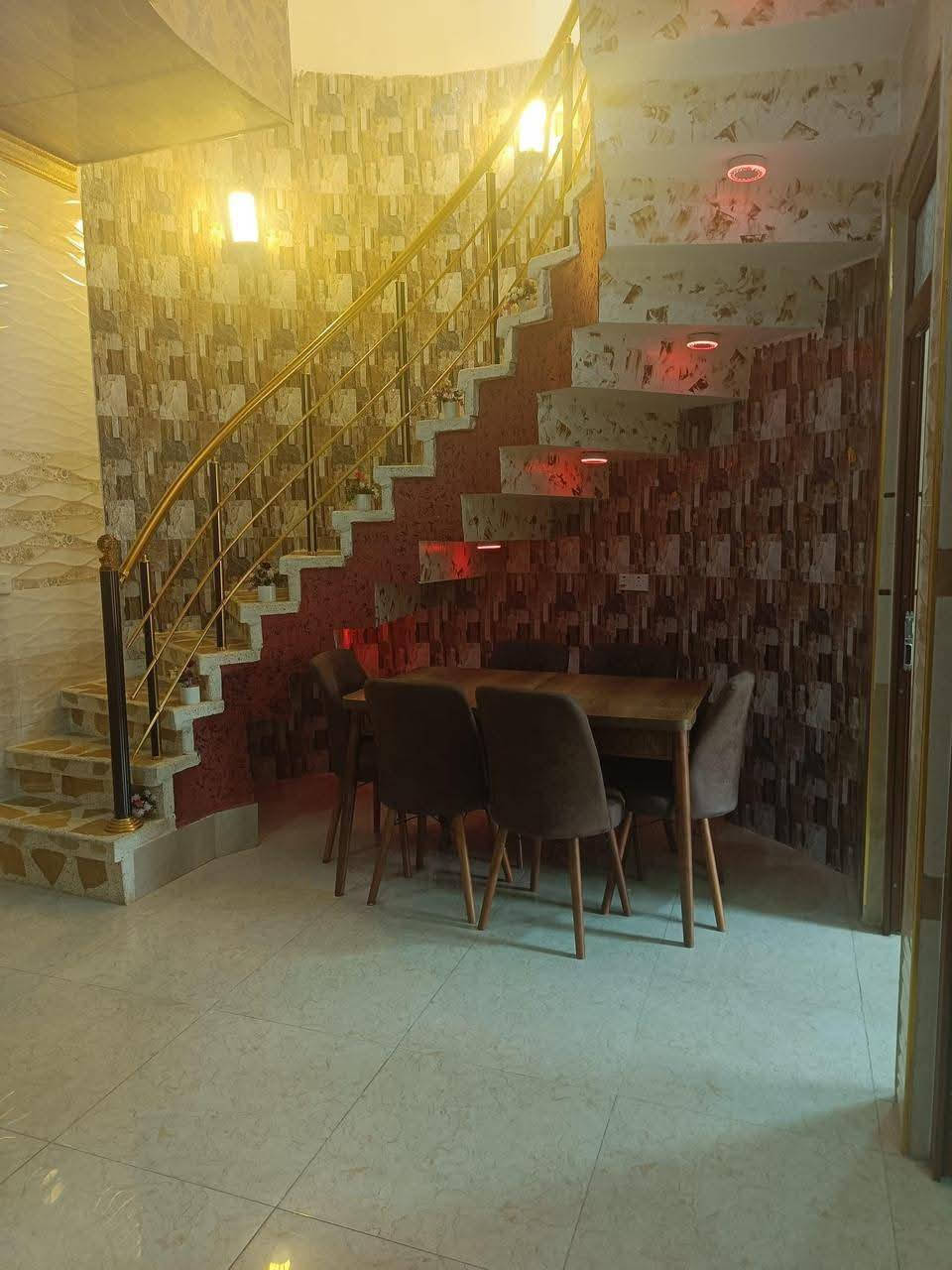 عرض جديد من
مڪتب التصميم الملڪي للعقار

دار للبيع حي الملايين الاولى

بمساحة 140متر البيت طابقين مع بيتونة  اتجه البيت قبلة 

قرب جامع الصواف 

تسليم فوري 🔑
  
عل شارع 20

الطابق الاول غرفة نوم ➕ هوال ➕ استقبال
 
الطابق الثاني 3️⃣ غرف نوم وصحيات
 
 جنس الارض زراعي ملك صرف
 
الاستفسار مراجعة المكتب 

📍عنوان المكتب بعد بانزيخانة العريان مقابيل الكمارك 

☎️***********

☎️*********** 

☎️***********

☎️***********
