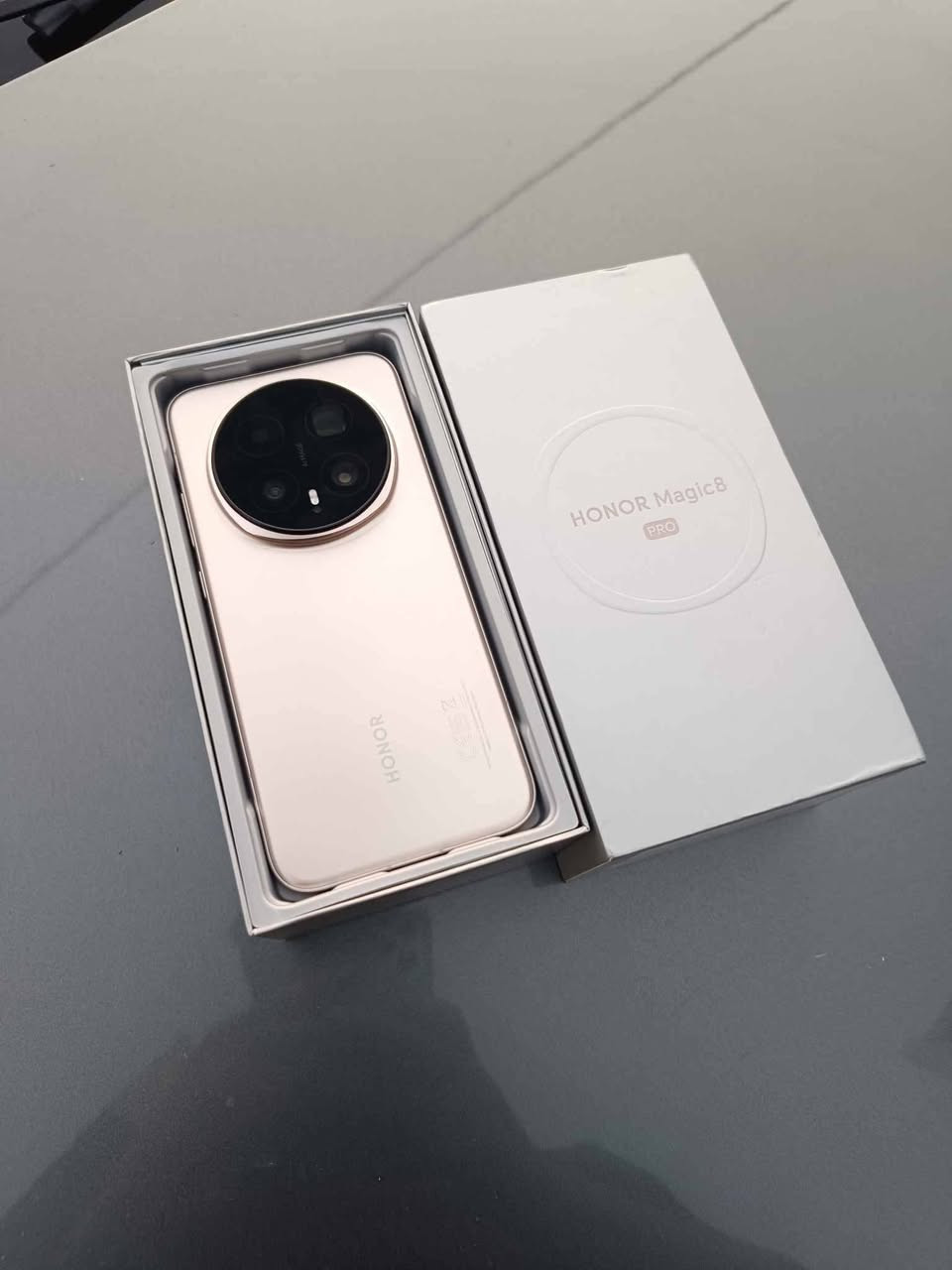 HONOR MAGIC 8 PRO 
 نرخى مليون و 140   هه زار 
زاكيره 512  رام 12 
خاوينى 100% 
6 كه ڤه رى به ديار ى له گه له
بي شوخت كه م به كارهاتووه 
كامل  ئه شيا بي عه يب  و نه كراوه به زه مان 2رؤژ
  گه ياندن هه يه 
شوين كركوك 
***********
***********
------------------------------------------------------------------------------------
HONOR MAGIC 8 PRO 
سعره مليون و 140 الف 
ذاكره 512  رام 12 
 نظافه 100 % 
ويا 6 كفرات هدية
بدون شخط مستخدم قليل 
 غراضه كامل مابيه عيب خطين  و مامفتوح  بضمان يومين الفحص
متوفر توصيل
مكاني كركوك 
***********
*********** كركوك, العراق
