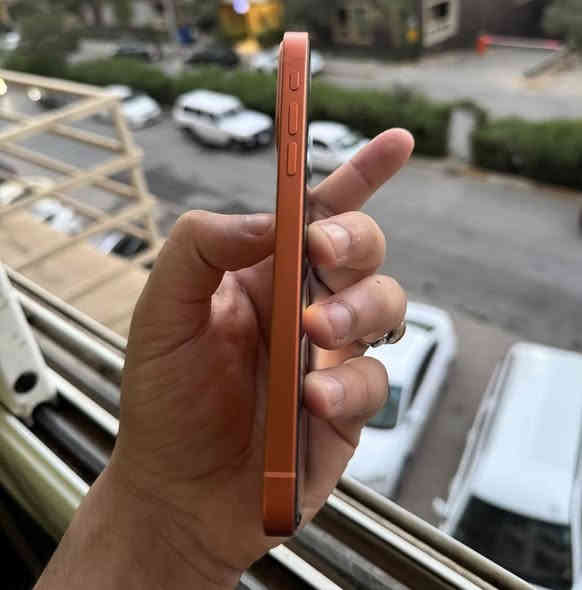 السلام عليكم ايفون 11 عادي محور17 برو كله بلادي دبل سيمكارت بطاريه 79٪؜ جهاز نضيف كلش محور طبق الاصل رجاج بصمه سعره 280 رقمي ***********
