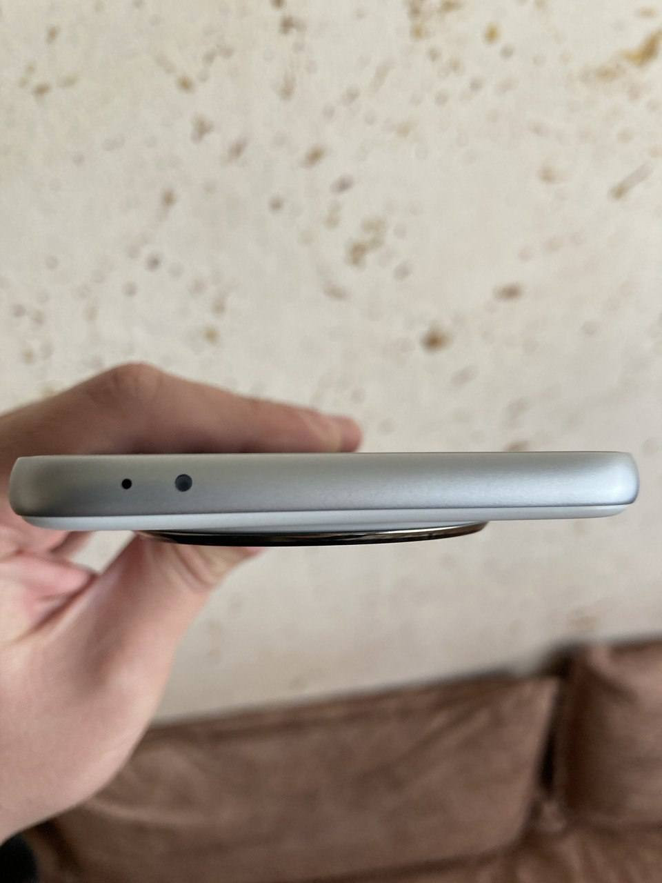 اونر X9c سمارت .. بسعر 290
ذاكرة 256 رام 24 
شرط ممفتوح ضد الماي 💧
استخدام قليل جداً جداً


**إذا كنت صاحب هذا الإعلان وتريد حذفه لأي سبب، رجاءا أرسل رسالة إلى الدعم الفني**