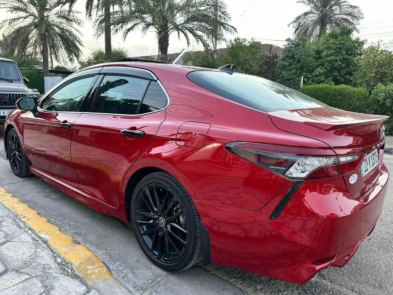 سلام عليكم 
للبيع تيوتا كامري
موديل: 2023
ماشيه: 60 الف كيلو
فول مواصفات XSE 
ويل 19 كروم 
حجم المحرك :2.5L 
نقطه عمياء
توقف ذاتي 
حساس عدم تصادم 
ابواب  بصمة
بصمة تشغيل 
شاشة  كبيره
كاميرا خلفية 
بنوراما
هاند بريك بصمة
اوتو هولد (𝐀𝐔𝐓𝐎 𝐇𝐎𝐋𝐃)
اوتو ستوب (𝐀𝐔𝐓𝐎 𝐒𝐓𝐎𝐏)
رادار امامي (تحديد مسار)
‌‎رادار جانبي (نقاط عمياء
3انظمة  (𝐄𝐂𝐎) (𝐍𝐎𝐑𝐌𝐀𝐋)(𝐒𝐏𝐎𝐑𝐓)
تحكم استيرن+ شفتات استيرن
كشنات جلد اسود بلادي 
 كشنات كهربائية والامامي هيتر 
لايتات (𝐋𝐄𝐃) عدسة زينون بلادي
اناره داخليه led 
شاحن وايرلس
مثبت سرعه
تحديد مسار 

حادث السياره طخه خفيفه بالجاملغ والبنيد معدله بارد بدون قطره صبغ والباقي كفاله

مكان السياره: بغداد العامريه
السعر:(21500$)وبي مجال
للاستفسار: *********** بغداد, العراق
