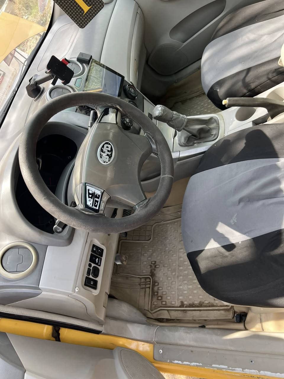 سلام عليكم للبيع بيوايدي جي ٣موديل ١٣رقم ذي قار دولي مصبوغه عام جماليه جاهزه كير ومحرك حداديه السعر ٣٩ مكاني كربلاء للاستفسار ***********
