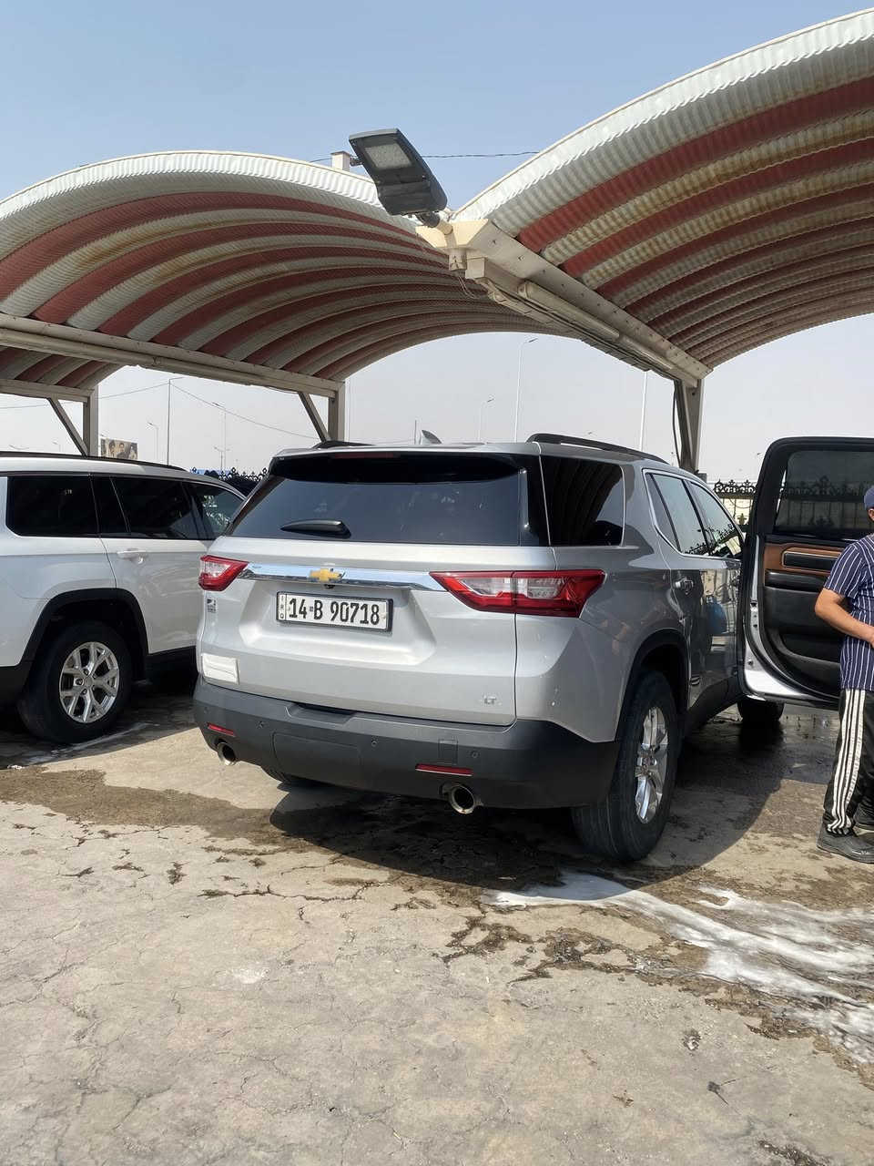 السلام عليكم للبيع او للمراوس بسياره سعرها اقل
ترافرس 2021 lt بصره باسمي شرط التحويل رقمتها على ايدي
مكينه 3600 كير 9 نمر سياره جاهزه من الدعاميه للدعاميه برغي مابيها نقص 
عدت تصليحها على ايدي كلشي بيها اصلي من فانات وراديترات وكلشي 
ضررها امامي بدون صبغ وبدون تبديل السياره كفاله من قطره الصبغ بيها فقط بارد بخشم البنيد وبارد بالجاملغ الامامي وتعديل براس الشاصي فقط الباقي كله تمام
7 راكب كشنات vip رادار امامي حساس خلفي 
صندوق كهرباء 
شاشه قاصه 
اشاير بالمري ونقط عمياء 
ابل كار بلي واندرويد اوتو 
وباقي مواصفات ال lt المعروفه 
السياره جاهزه وحلوه ومال جناي للبيع او للمراوس باقل 
سعرها 225 وبيها مجال للشراي يتصل وسهله 
مكاني بصره 
***********
