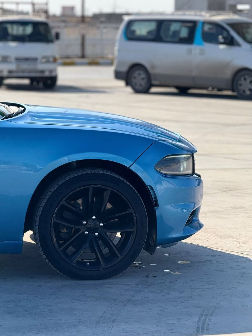 السلام عليكم جارجر  بوليسي  مكينه ٥٧٠٠ كير تعليك بدون ايرباك سياره تغير لون اصل لونها اسود موديل ٢٠١٩ اصل تحويل مكان سياره بسمايه صور الحادث والسونار مع الصور كير مكينه اكسل كلهن لوك سياره جاهزه وخير من الله داخل لونين كشنات حضن السعر ١٥٨ وبيها مجال ‭٠٧٨٨ ١٧١ ٧٧٨٥‬
