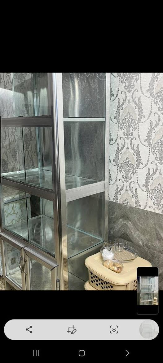 للبيع فاترينا زجاج عرض متر طول مترين عمق ٥٠سم  ***********
