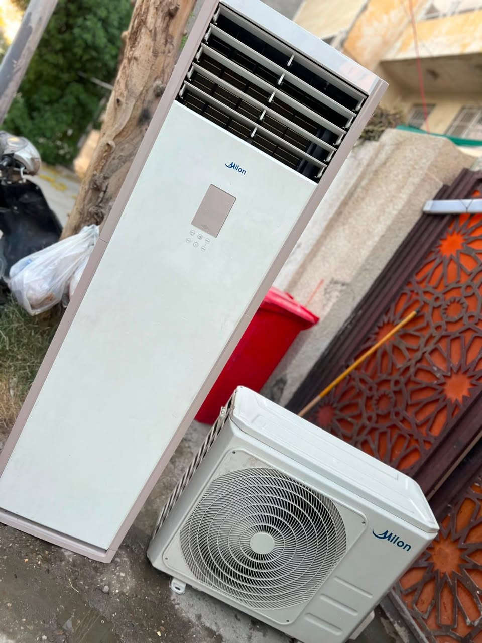 السلام عليكم اخوان سبلت للبيع نوع ميلانو كنتوري  طنين الاصلي السبلت بعده جديد مستعمل قليل نظافه 95/100 كامل مكمل غاز مفول وعل فحص  تبريده ثلج ☃️❄️🧊 تدفئه نار 🔥🐦‍🔥❤️‍🔥 السبلت راديتراته بعدهن صفر السبلت مغسول وجاهز بس شد السبلت كلشي يشتغل بي حساسات موزعات السبلت مع كامل ملحقاته بواري جديد بل كارتون  وايرات ريمونت السبلت بلادي مكفول من فتحت البرغي
السبلت تاخذه من باب بيتي وبي ضمان 
الميلانو الكنتوري معروف بتبريده وتدفعه
السعر : 525 وبي مجال كلش بسيط 
للاتصال : ***********
الموقع : بغداد شارع فلسطين
