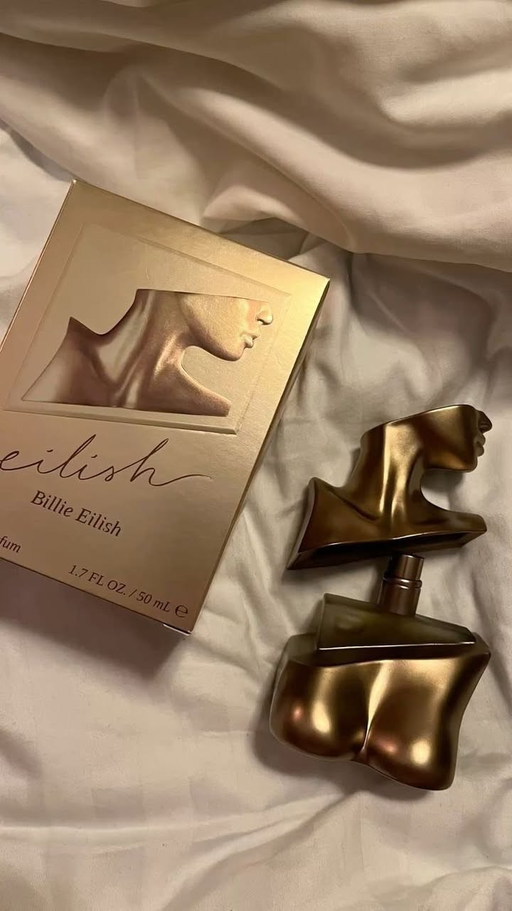 العطر الرهيب 

عطر بيلي إيليش أو دو بارفان للنساء 

Billie Eilish Eau de Parfum for Women

 النوتات العليا: السكر، التوت الأحمر، البرتقال اليوسفي .👄

النوتات الوسطى: الفانيليا، الكاكاو، التوابل، الورد. النوتات الأساسية: حبة التونكا، العنبر، المسك، الروائح الخشبية.🖤

الأنوثة بهل عطر متوفر ( ذهبي ، أحمر ) 💯

#الاصلي حجم 𝟏𝟎𝟎𝐦𝐥


**إذا كنت صاحب هذا الإعلان وتريد حذفه لأي سبب، رجاءا أرسل رسالة إلى الدعم الفني**
