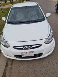 جميعا.. اكسنت خليجيه .موديل 2011الون ابيض مكينه 1600دوش . ببه كم قطعه ...