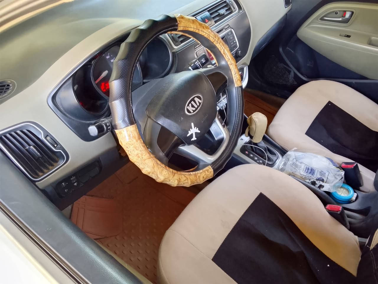🚘 للبيع كيا ريو موديل 2016
✅ الموديل: 2016
❄️ التبريد: يحتاج تعبئة غاز فقط
🔧 الحدادية: وسط
🛞 الإطارات: وسط
🔢 الرقم: واسط إنكليزي
🎨 الصبغ: حزام
📡 مزودة بحساسات اصطفاف (سونار)
💰 السعر: 60
📍 الموقع: محافظة واسط
📞 للاستفسار: ***********
السيارة
