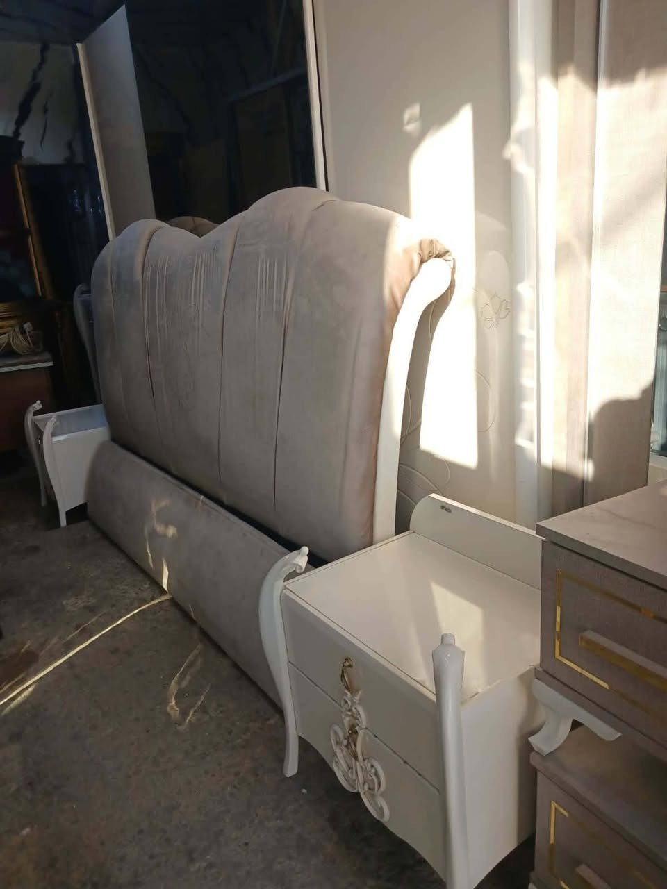 غرفه تركي 7 قطع لون للبيض نظام سلايت الغرفه كلش نظيفه واي ضرار مابيها دواخل والخارج كلها نظيف واخت الجديدة 
نسبة نظافتها 90 /100 وأكثر 
العنوان بغداد البياع لاعلام واكو توصيل هم


**إذا كنت صاحب هذا الإعلان وتريد حذفه لأي سبب، رجاءا أرسل رسالة إلى الدعم الفني**