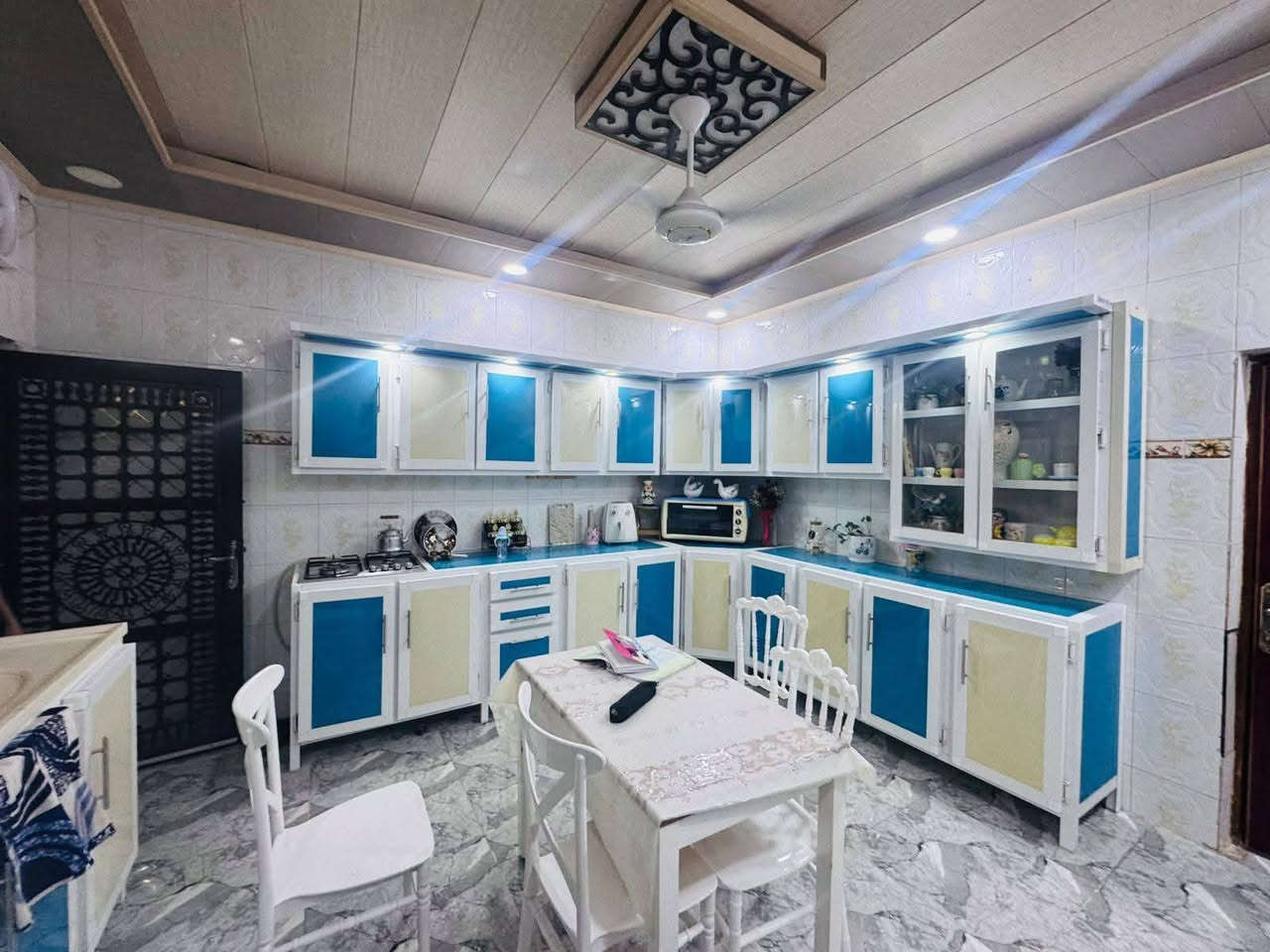 دار للبيع طابو زراعي تحويل مفتوح سند ٢٥
الموقع نادر الاولى الشارع الخدمي قريب جدا
المساحة 240م
طابق واحد 2نوم استقبال مطبخ كليدور مجمع صحيات كراج سياره
للاستفسار 
اتصل بالارقام التاليه 
***********
***********
موقع المكتب حله نادر الاولى الشارع الرئيسي مقابيل دائره اتصالات بابل 
مكتب علي السلطاني للعقار
18/
