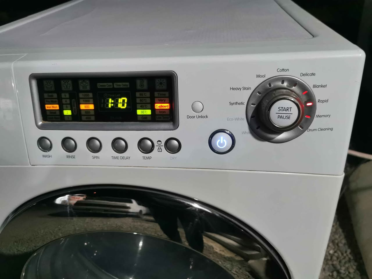 غه ساله ي gorenje  ايتالي 12 كيلو به شه رت ماتوري درايكت دريفه تواناي وشك كردنه وه ي سه د له سه دي هه يه به هه لم خه زني تيدايه ده تواني چونت بويت به رنامه كه خه زن بكه ي له كاتي ئيش ده تواني ده رگاي بكه يته وه جلي زياتري تيبكه ي شتيكي شازو نمونه يه نرخي 160 هه زار شوين حاجياوا *********** رانية, السليمانية
