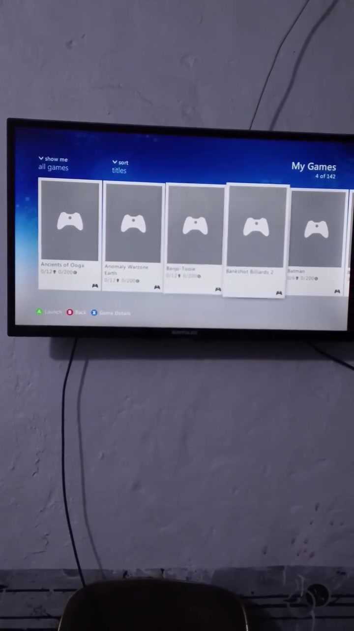 اكس بوكس 360 بلي نضيف ما داخل مصلح بي 150  لعبه ويا 3 جوستكات لاسلكي مابي شي وثنين اكو بيهن دكم مايشتغلن تصليحن بسيط 
سعر 100 وشراي بي خير ويدلل رقم ***********
