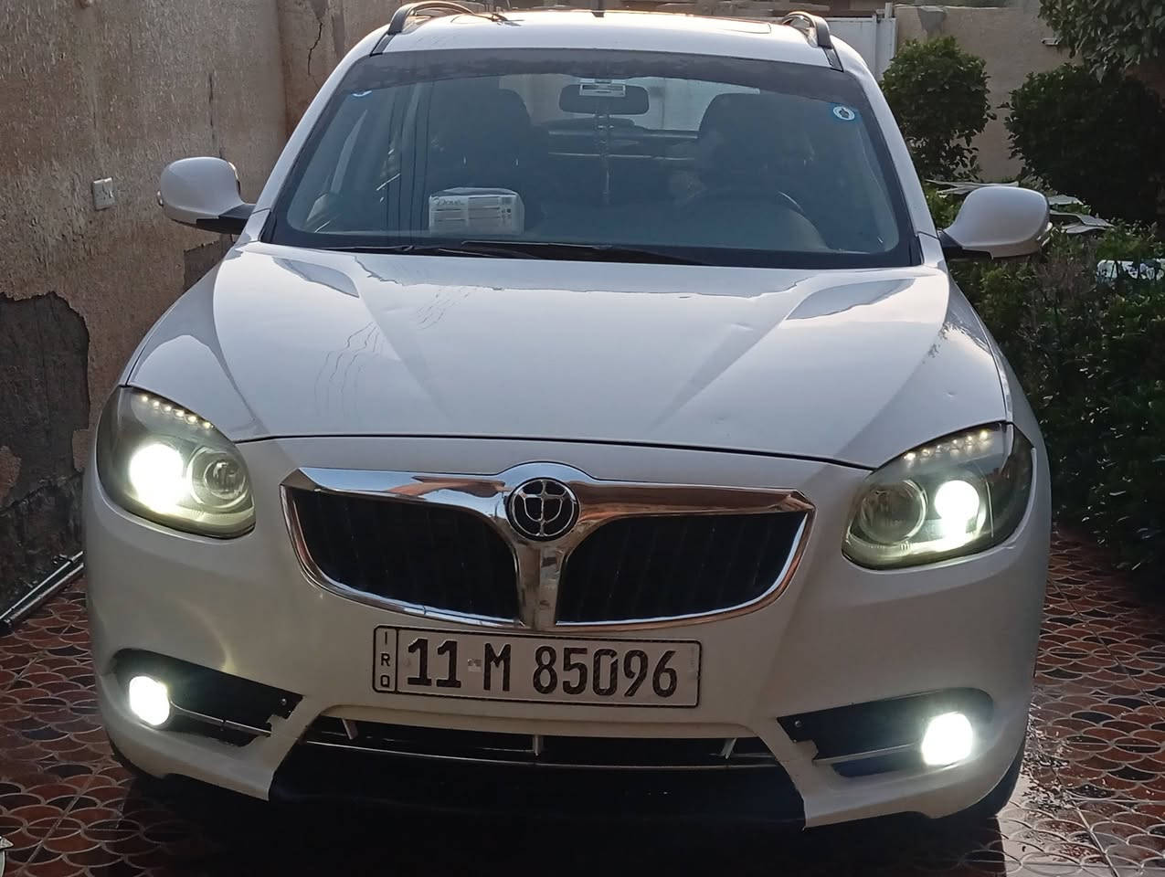 السلام عليكم بريلنس V5 اللون ابيض اوتوماتيك 2014 للبيع بإسمي السنوية نفاذها 2029 رقم بغداد الانگليزي الجديد والهزة شهر 10 لسنة 2026 
شرط التحويل للمشتري ثاني يوم (ماأبيع بس مكاتبة) مع احترامي للبياع شراي
گير ومحرك وحدادية خير وبركة . 
كهربائيات كلها شغالة. تبريد وتدفئة شغالة .
مكفولة من الصبغ والضربة والحادث
( فقط الدعاميات صبغ) 
وللتوضيح باب الخلفي جهة السايق بيها رصعات مامصلحها وبارد قليل بالباب الخلفي الثاني
مكان السيارة بغداد الراشدية جديدة الشط (قرب مطعم ضفاف دجلة السياحي) 

السعــــر 85$ وبيها مجال حگ الجية
للإستفسار هـ ***********  واتساب
                   ***********
