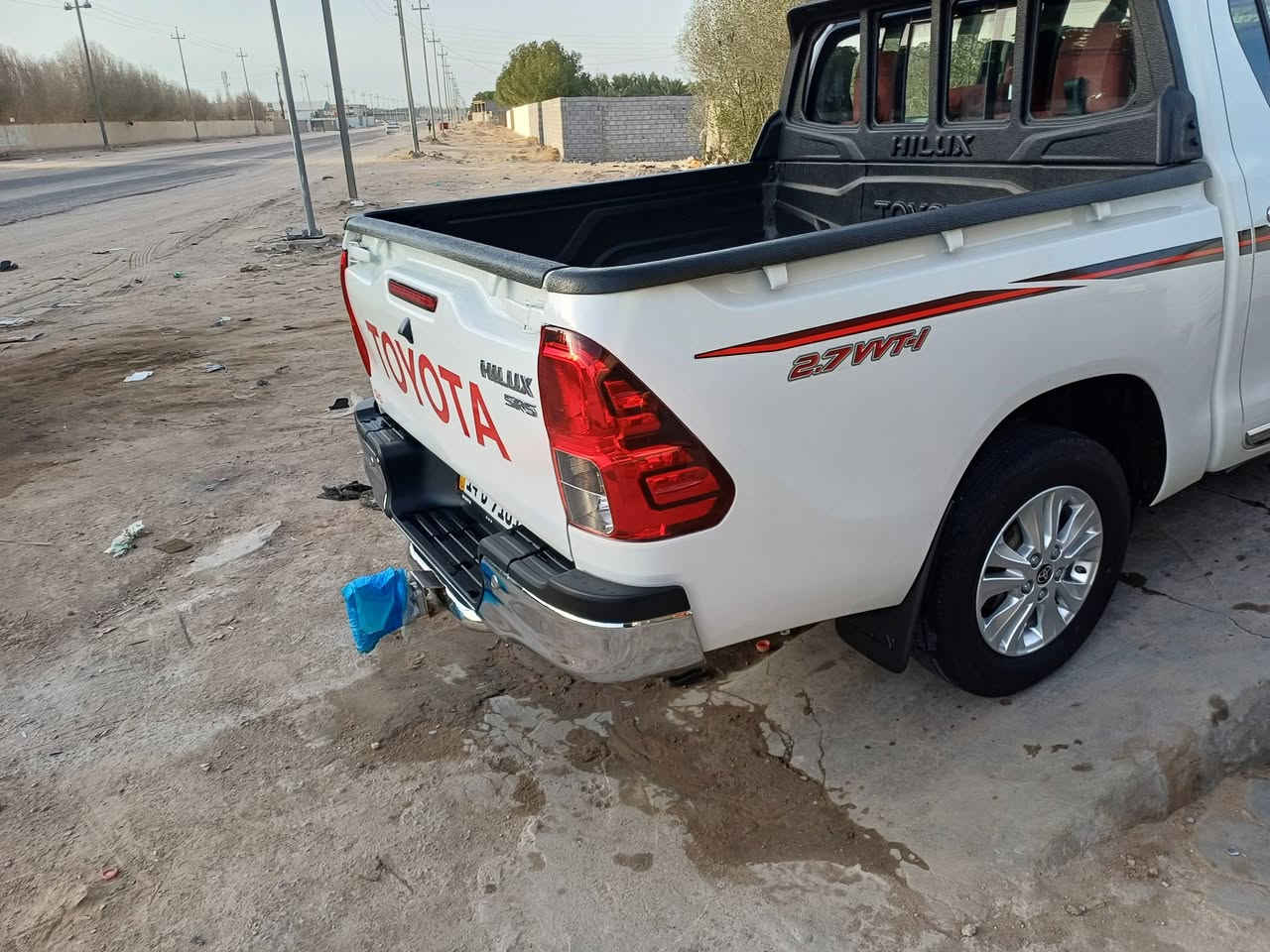 سلام عليكم البيع هيلوكس موديل 25رقم بصره ماشيه 24الف مكفوله بيها بعض الملاحظات البسيطه 
مكاني بصره سفوان رقم الهاتف  صاحبها ***********
