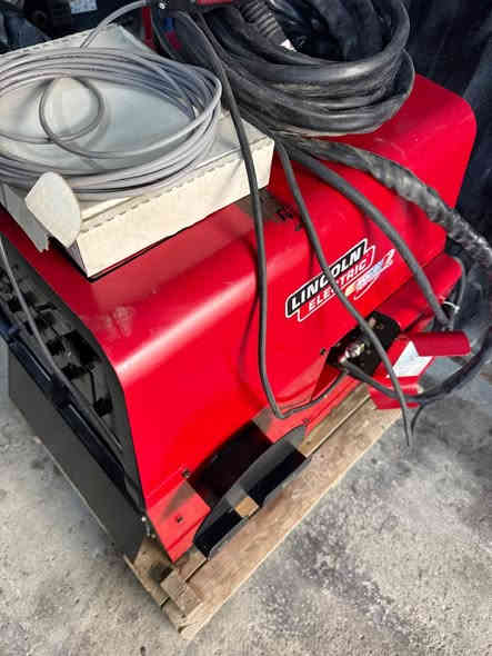 ماكنه لحام نوع لنكولنAC DC الالمنيوم 340امبير 
***********
