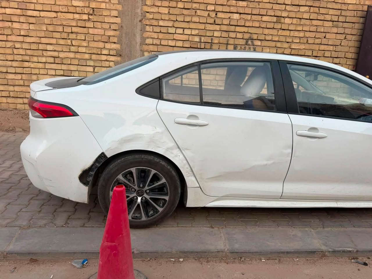 سلام عليكم
كورلا هايبرد خليجي موديل 2024 السياره  بيه دحجات 
السياره ماشيه 50  الف استخدام شخصي ب اسمي 

مكان السياره نجف 

***********
