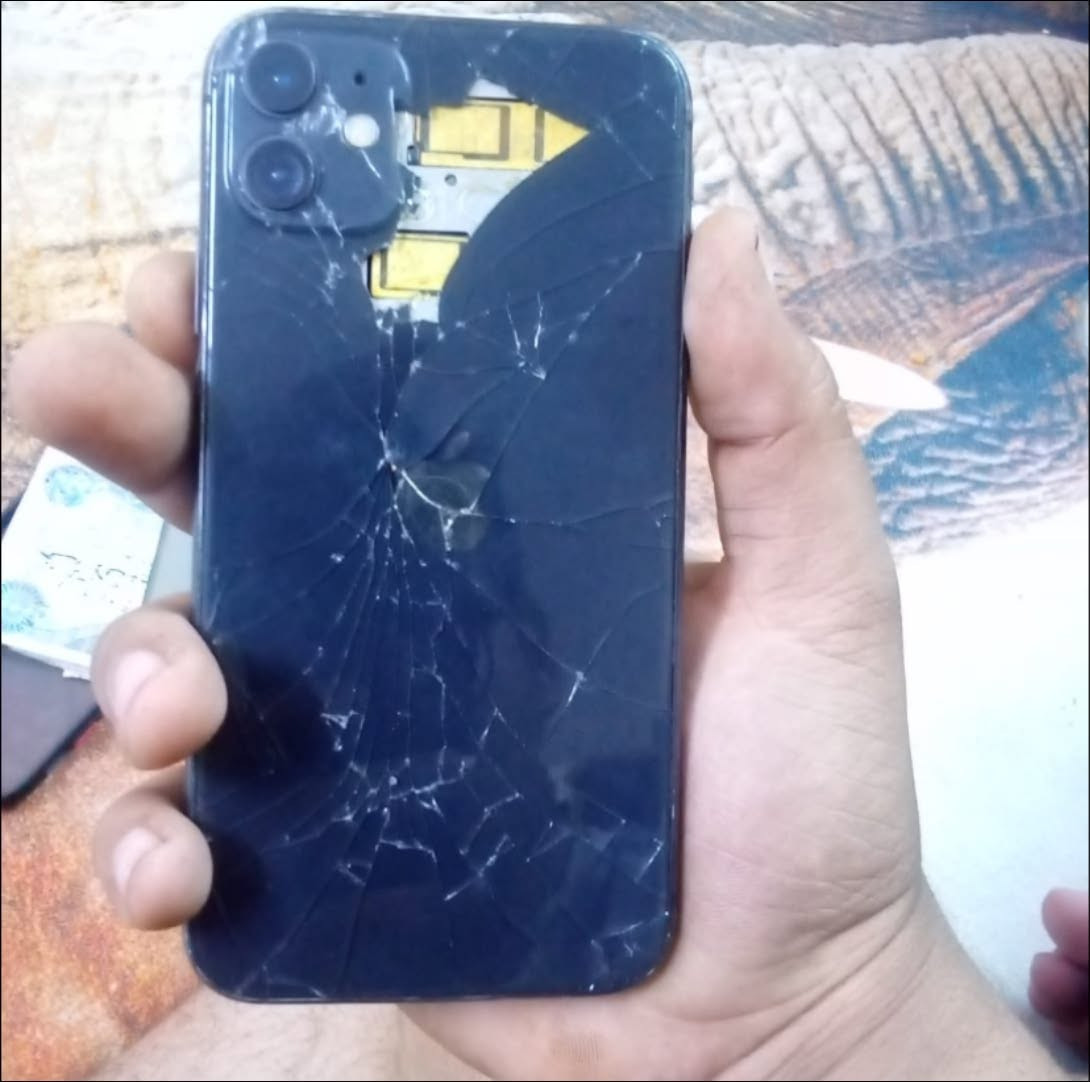 سلام عليكم
ايفون ١١ عادي ذاكره ١٢٨ بطاريه ٨٠ مكسور ظهر والكامره بيها اهتزاز ماعرف شنو خلله فقط باقي جهاز كله شغال فيس ايدي بصمه وجه سماعات سيمكرت كلشي شغال بي للبيع سعر ١٨٠ وبي مجال قليل او مراوس حسب قناعه

مكاني بلد شارع الامير


**إذا كنت صاحب هذا الإعلان وتريد حذفه لأي سبب، رجاءا أرسل رسالة إلى الدعم الفني**