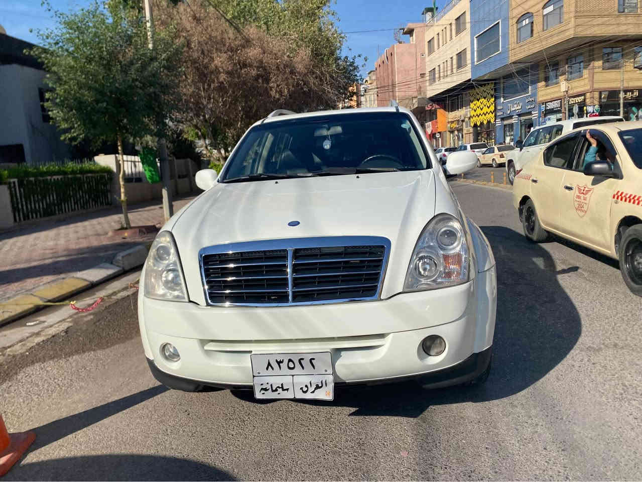 سانگيونك موديل ٢٠١١ ٦ پستن به نزين 
هه موو گياني به شرت
١١٦ هه زار رويشتوه  گيرو مكينه صبوخ هه موي به شرت
صعر ٩٩ مجال
*********** أربيل, العراق
