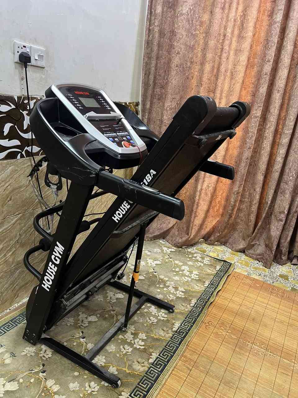 اجهزه رياضيه جديده استخدام قليل جداا  بايسكل ب125 الف++جهاز جري 275 الف بغداد يوجد توصيل ***********
