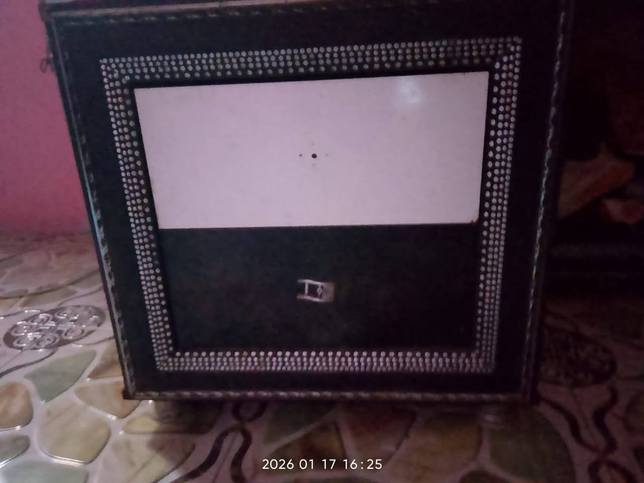 غرفه البيع وسعر مناسب الي يريده يجي ويدلل مال بيع مستعجل هاذ رقمي وتساب راسلني ***********
