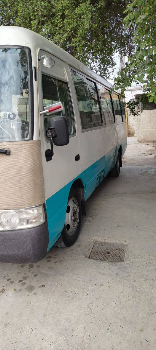 السلام عليكم كوستر للبيع محرك والجير كفاله السعر 140 وبيها مجال ***********
